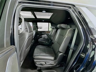 SUV - Cadillac Escalade ESV