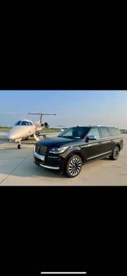 SUV - Lincoln Navigator