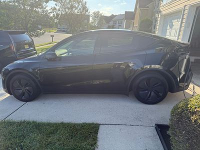 SUV - Tesla Model Y 