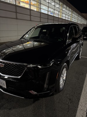 Sedan - Cadillac XT6