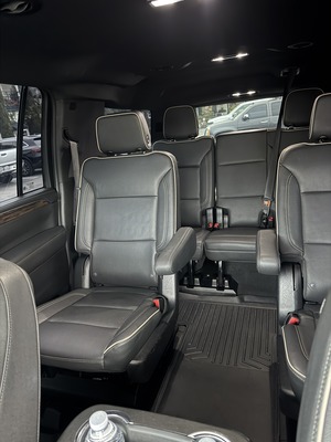 SUV - Chevrolet Suburban