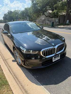 Sedan - BMW 3-Series