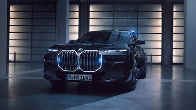 Luxury Sedan - BMW 7-Series
