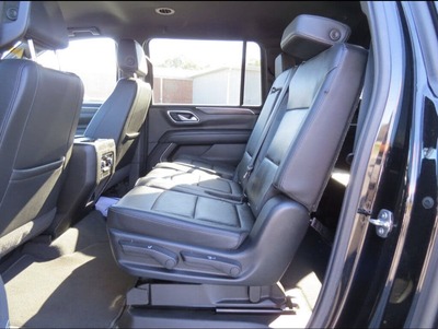 SUV - Chevrolet Suburban