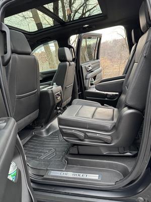 SUV - Chevrolet Suburban