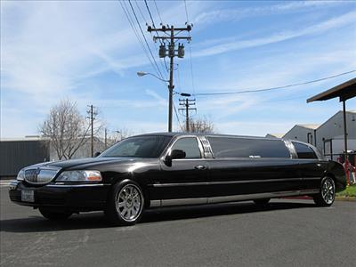 Stretch Limo - Lincoln Town Car
