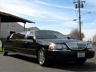Stretch Limo - Lincoln Town Car