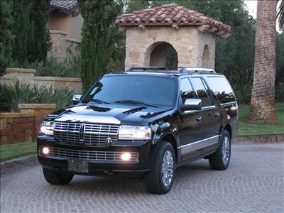 SUV - Lincoln Navigator