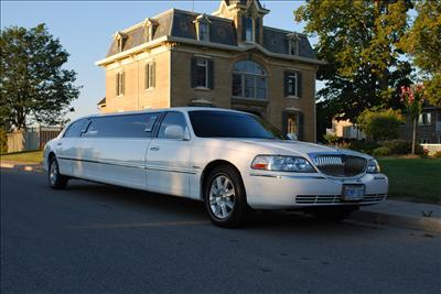 Stretch Limo - Lincoln Town Car