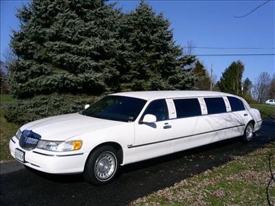 Stretch Limo - Lincoln Town Car