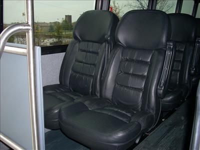 MotorCoach - Deluxe Motor Coach 