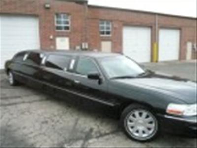 Stretch Limo - Lincoln Town Car