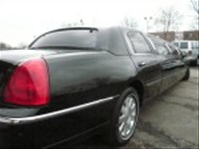Stretch Limo - Lincoln Town Car