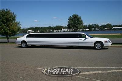Stretch Limo - Lincoln Town Car