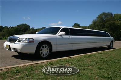 Stretch Limo - Lincoln Town Car