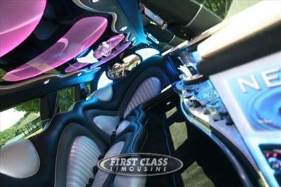 Stretch Limo - Lincoln Town Car