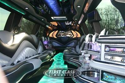 SUV - Lincoln Navigator