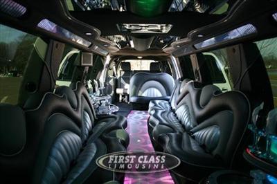 SUV - Lincoln Navigator