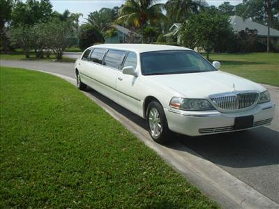 Stretch Limo - Lincoln Town Car