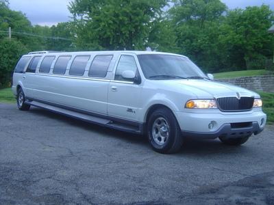 Stretch SUV - Lincoln Navigator