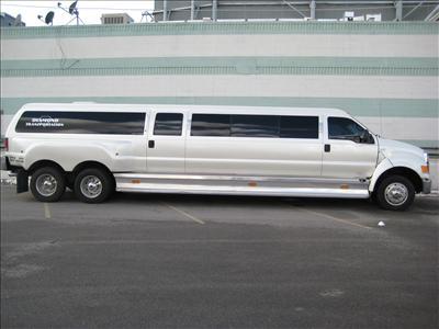 Stretch SUV - Ford 
