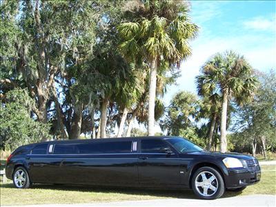 Stretch Limo - Dodge Magnum