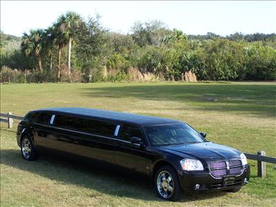 Stretch Limo - Dodge Magnum