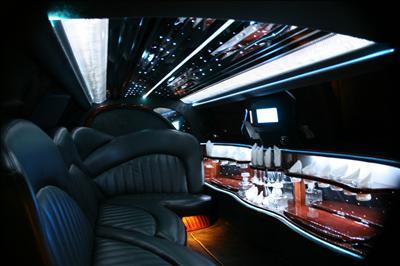 Stretch Limo - Lincoln Town Car