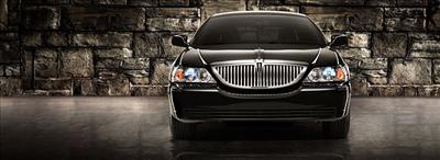 Sedan - Lincoln Town Car L