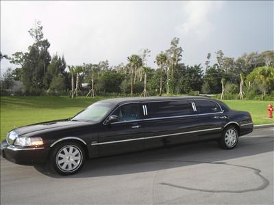 Stretch Limo - Lincoln Town Car