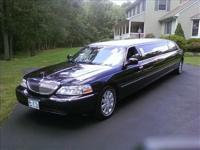 Stretch Limo - Lincoln Town Car