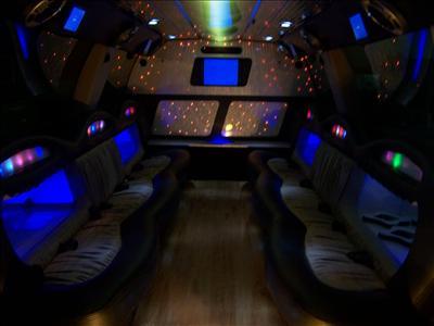 Stretch SUV - Lincoln Navigator
