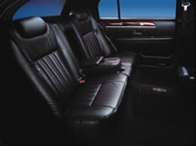 Sedan - Lincoln Town Car