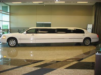 Stretch Limo - Lincoln Town Car