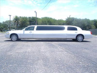 Stretch Limo - Lincoln Town Car