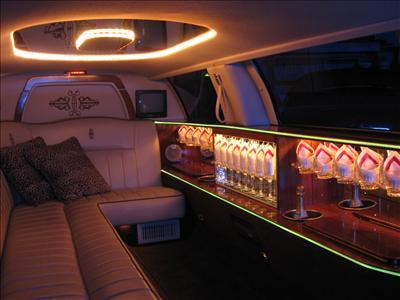 Stretch Limo - Lincoln Town Car