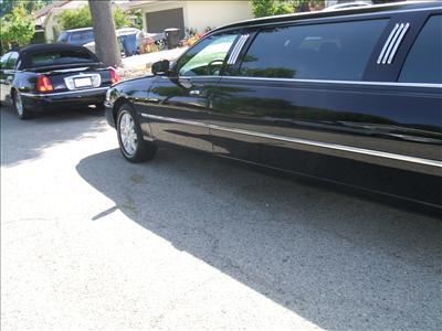 Sedan - Lincoln Town Car