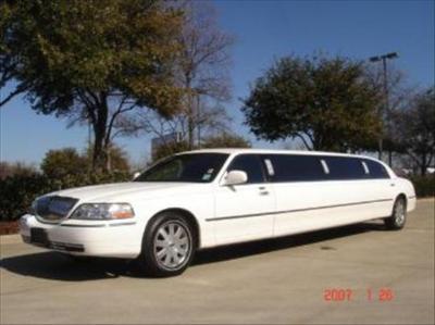 Stretch Limo - Lincoln Town Car