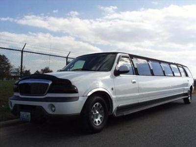 Stretch SUV - Lincoln Navigator
