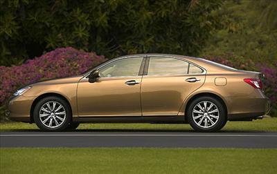 Sedan - Lincoln Town Car