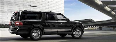SUV - Lincoln Navigator