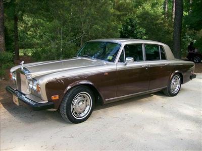 Luxury Sedan - Rolls Royce 