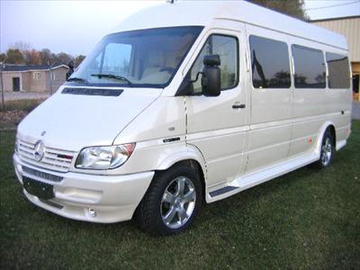 Mini-Bus - Limo / Party Style 