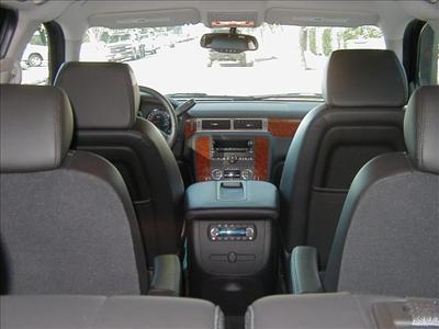 SUV - Chevrolet Suburban