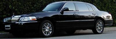 Sedan - Lincoln Town Car
