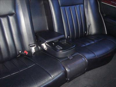 Sedan - Lincoln Town Car