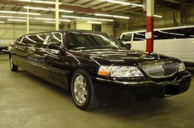 Stretch Limo - Lincoln Town Car