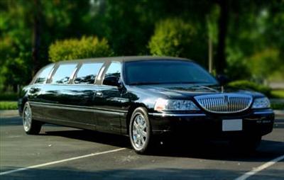 Stretch Limo - Lincoln Town Car