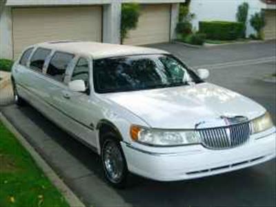 Stretch Limo - Lincoln Town Car