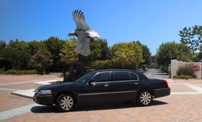 Sedan - Lincoln Town Car